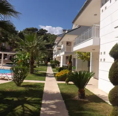 Atalos Apart In The Center With Pool And Wi-fi Apartment Kemer